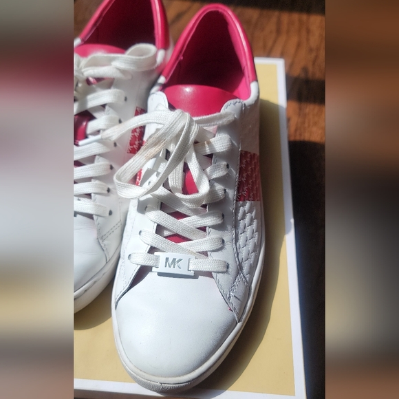 Michael Kors colby sneaker - Picture 11 of 15